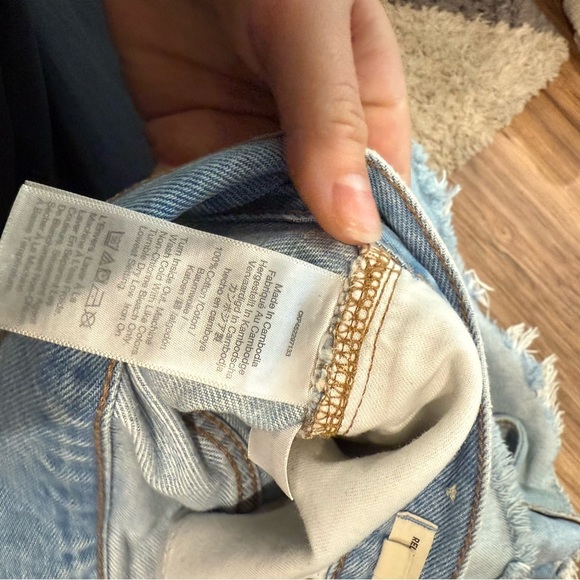 Madewell Relaxed Denim Shorts in Cedarcroft Wash - Picture 7 of 10